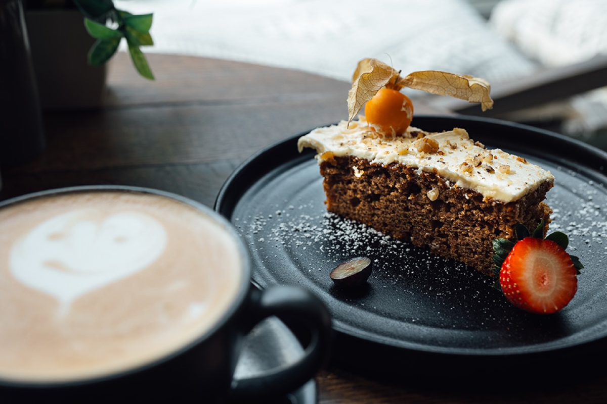 Ronni's Cake and Coffee 2023-004 web
